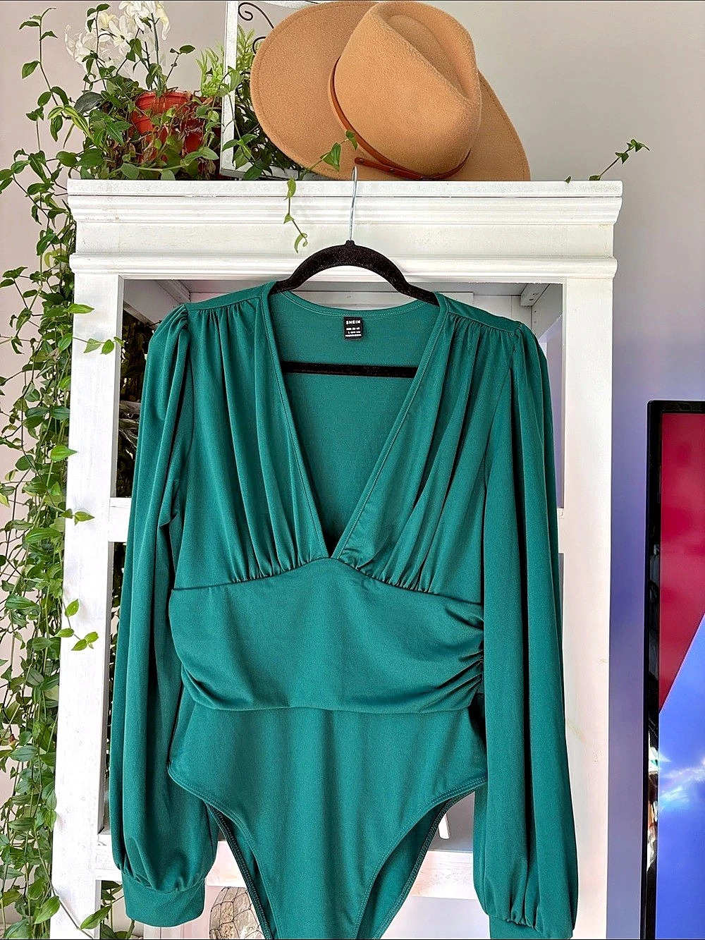 SHEIN BIZwear Deep V-Neck Pleated Long Sleeve Bodysuit Green Large